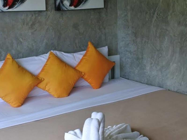 Ban'S Avenue Guesthouse Tau-sziget Kültér fotó