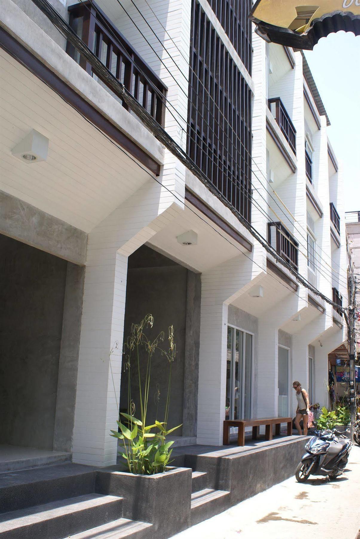 Ban'S Avenue Guesthouse Tau-sziget Kültér fotó