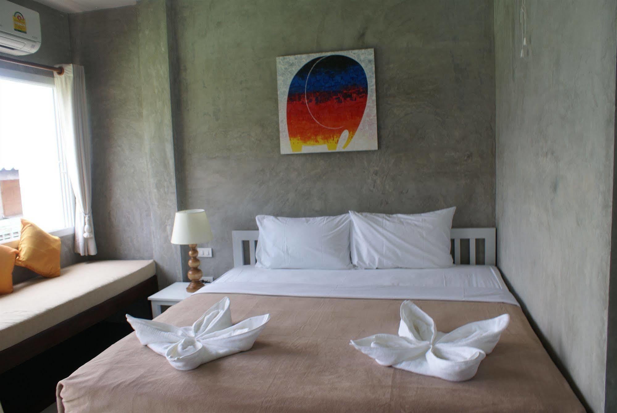 Ban'S Avenue Guesthouse Tau-sziget Kültér fotó