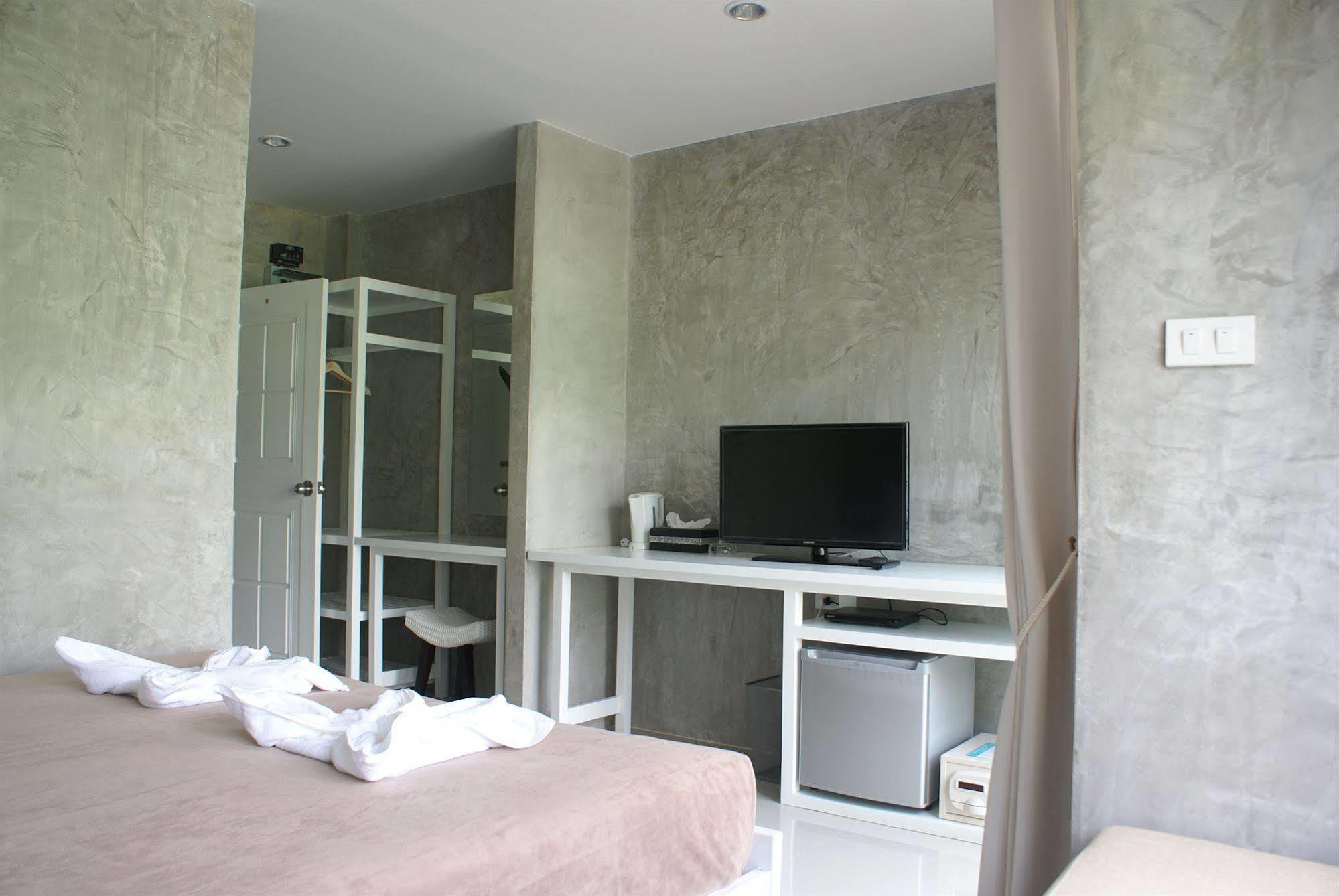 Ban'S Avenue Guesthouse Tau-sziget Kültér fotó